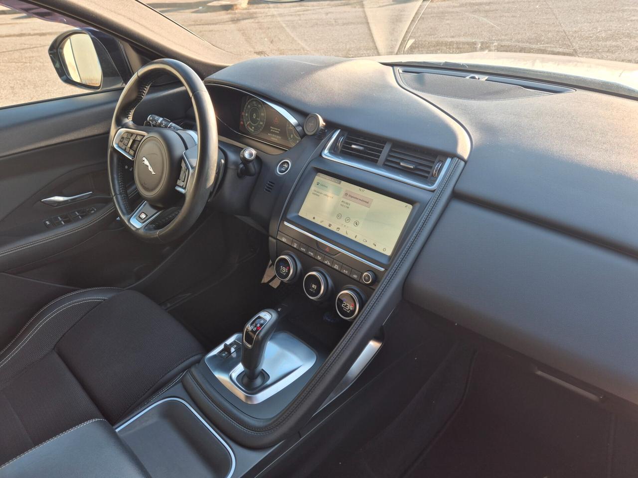Jaguar E-Pace 2.0D 180 CV AWD R-Dynamic 52000 Km Motore