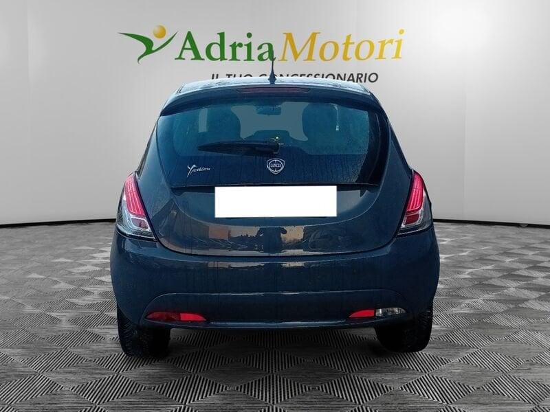 Lancia Ypsilon 1.2 69cv GPL Ecochic Silver