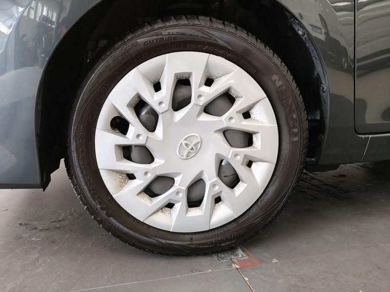 Toyota Aygo Aygo Connect 1.0 VVT-i 72 CV 5 porte x-play