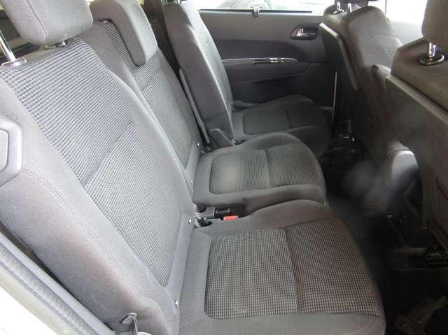 Peugeot 5008 1.6 hdi 8v Active 115cv