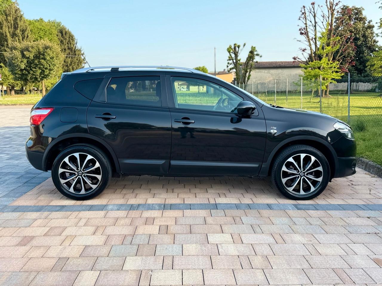 Nissan Qashqai 2.0 dCi DPF 4x4WD aut. Tekna