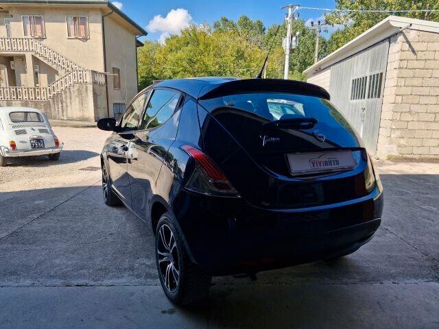 Lancia Ypsilon 1.2 69 CV 5 porte GPL Ecochic Elefantino Blu