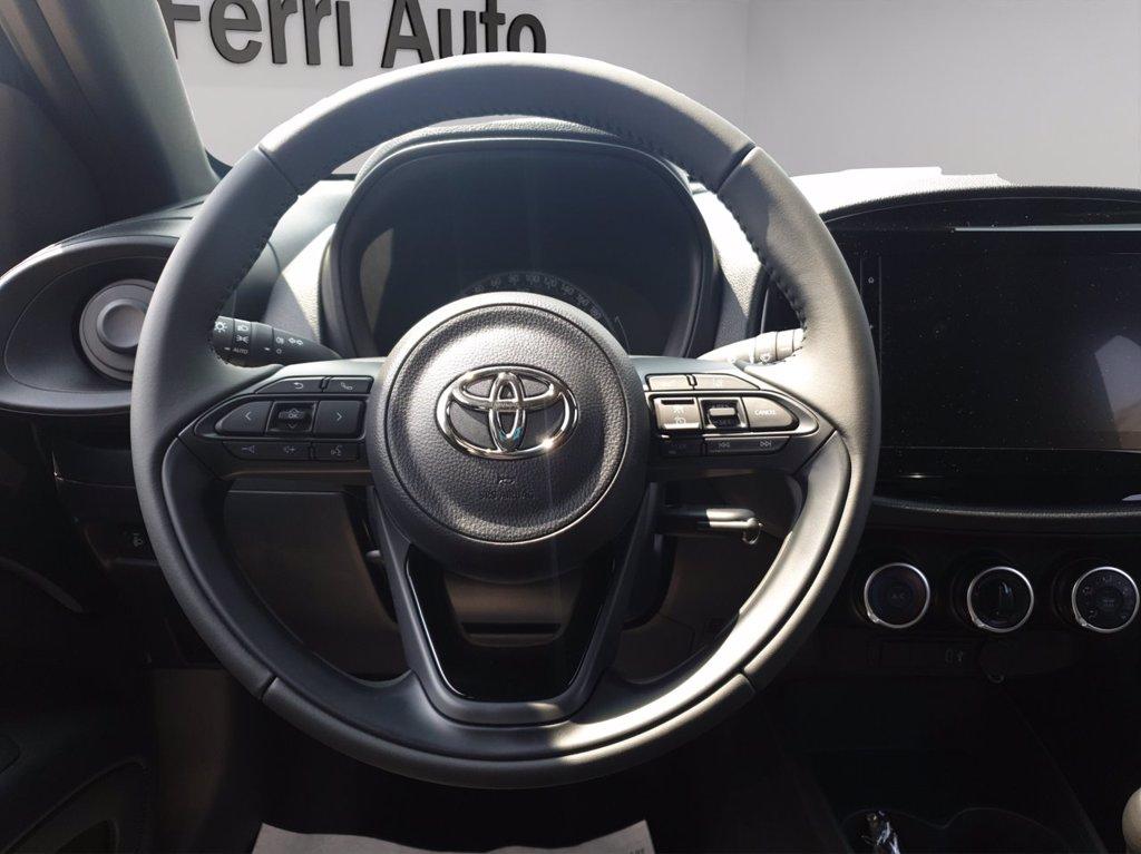 TOYOTA Aygo x 1.0 active 72cv del 2025