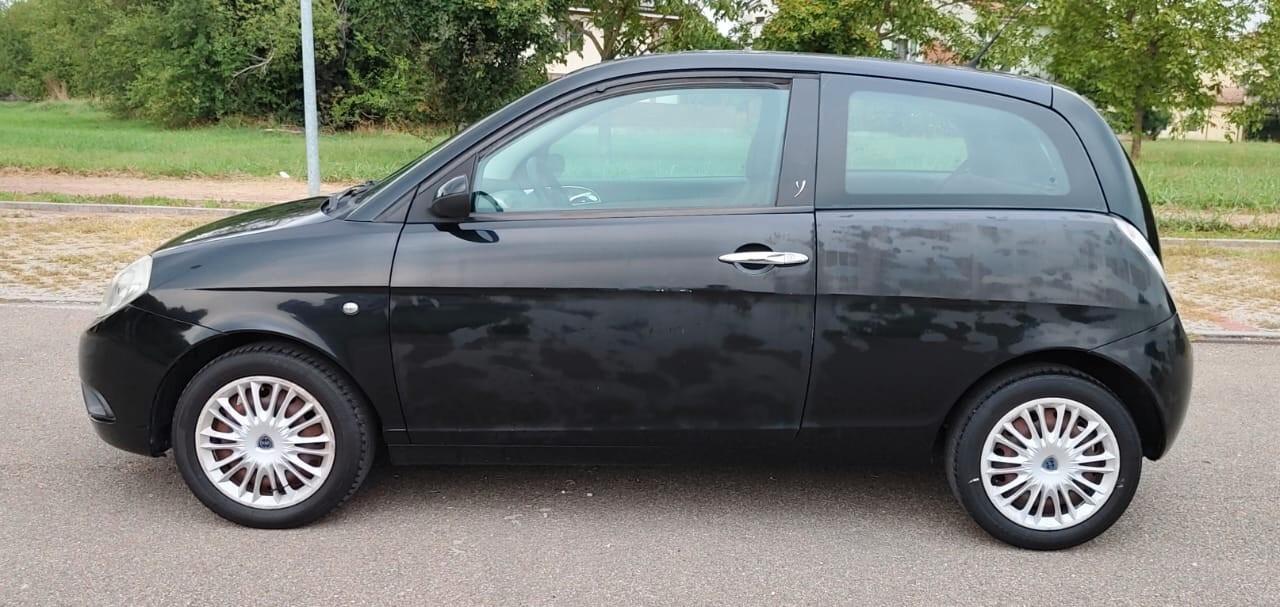 Lancia Ypsilon 1.2 Argento