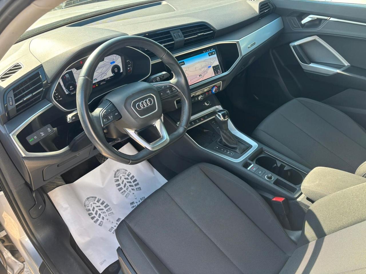 Audi Q3 35 TFSI Business Advanced