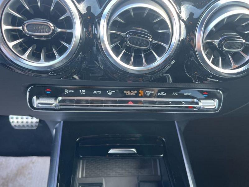Mercedes-Benz GLA 200 Automatic AMG Line PREMIUM
