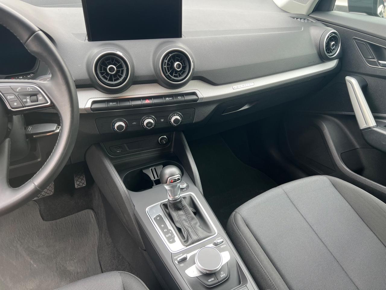 Audi Q2 40 TFSI quattro S tronic Business