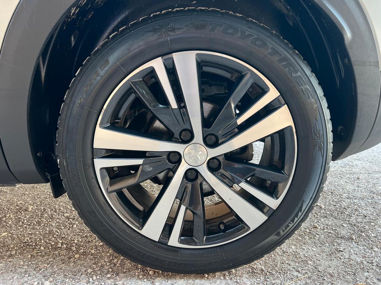 Peugeot 3008 PureTech Turbo 130 GT Line strafull