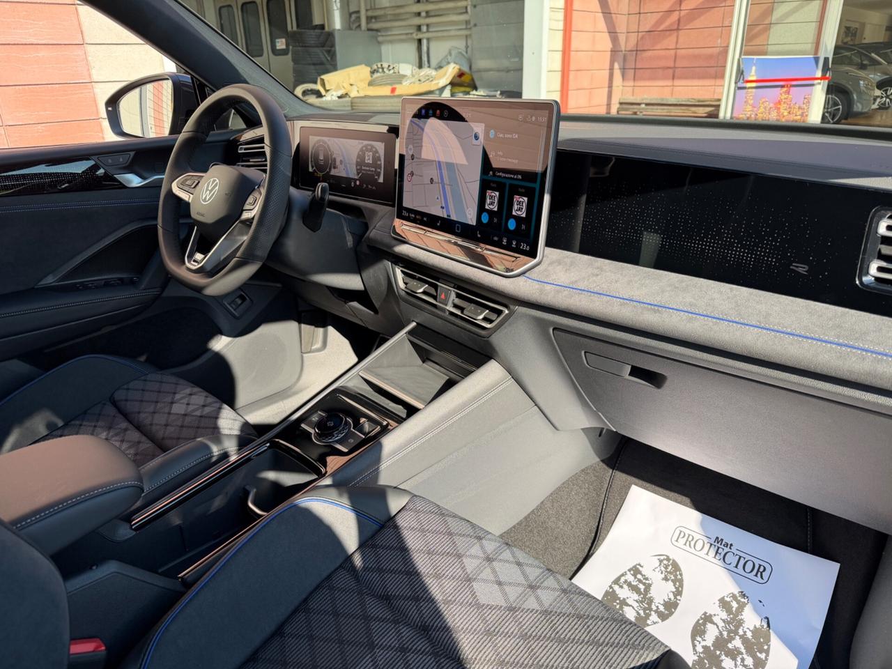 Volkswagen Tiguan new 150 CV DSG R-Line GANCIO TRAINO