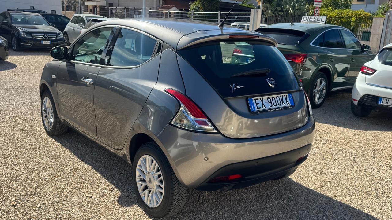 Lancia Ypsilon 0.9 TwinAir 85 CV 5 porte Metano Ecochic Gold