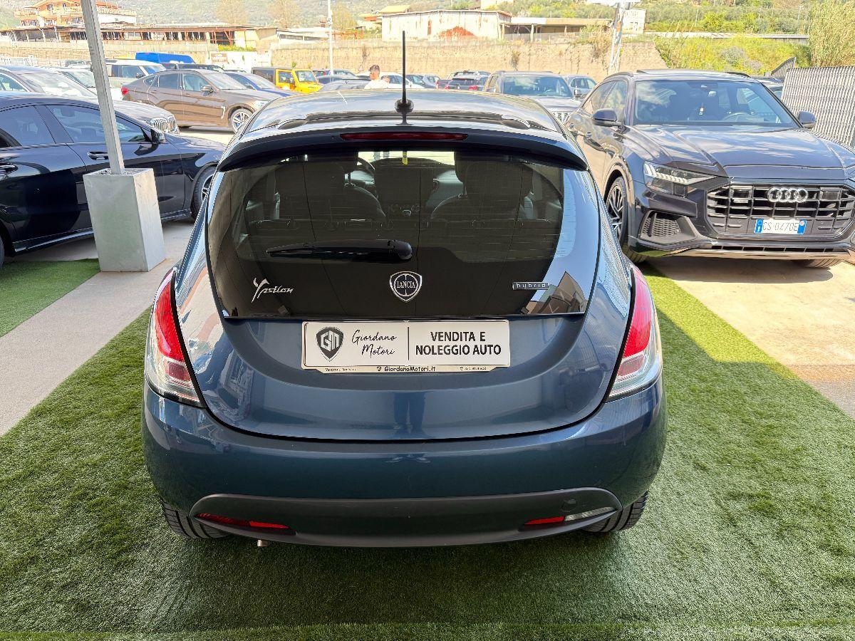 LANCIA - Ypsilon 1.0 firefly hybrid Silver s&s 70cv