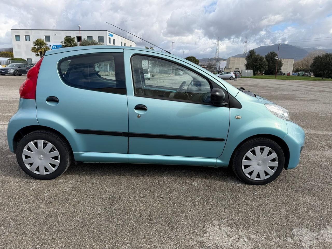 Peugeot 107 1.0 68CV 5p. Km 17.000