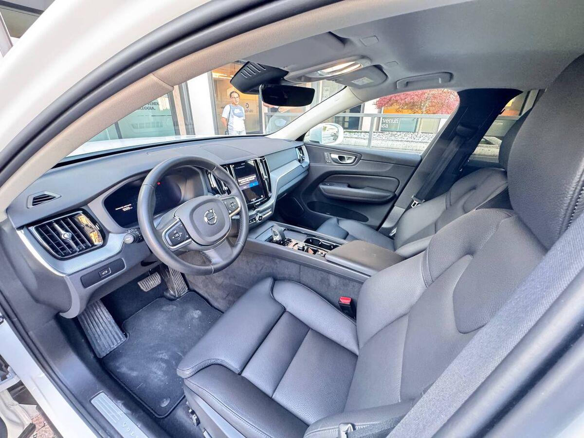Volvo XC60 2.0 b4 Core awd auto