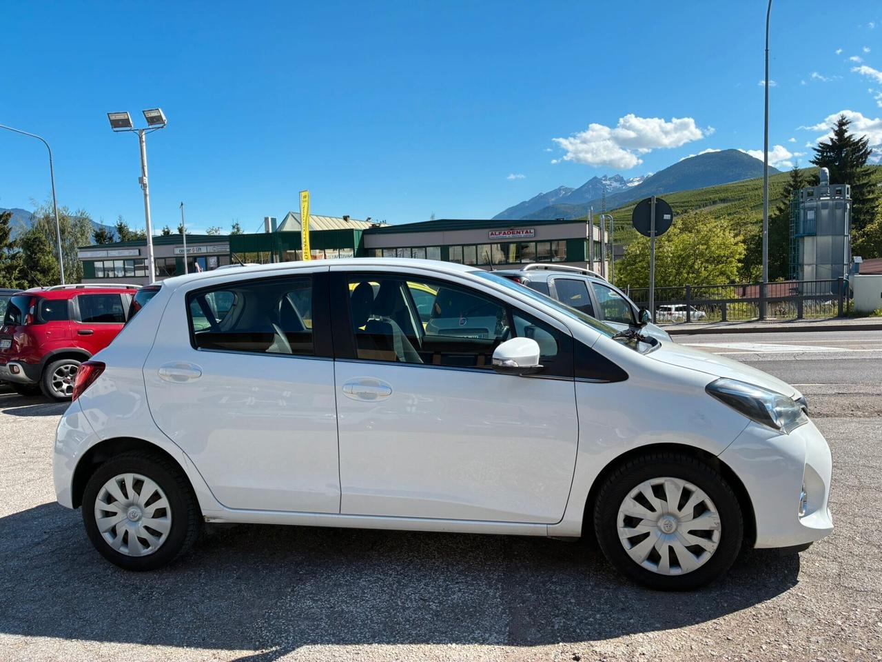 TOYOTA YARIS 1.0 5 PORTE