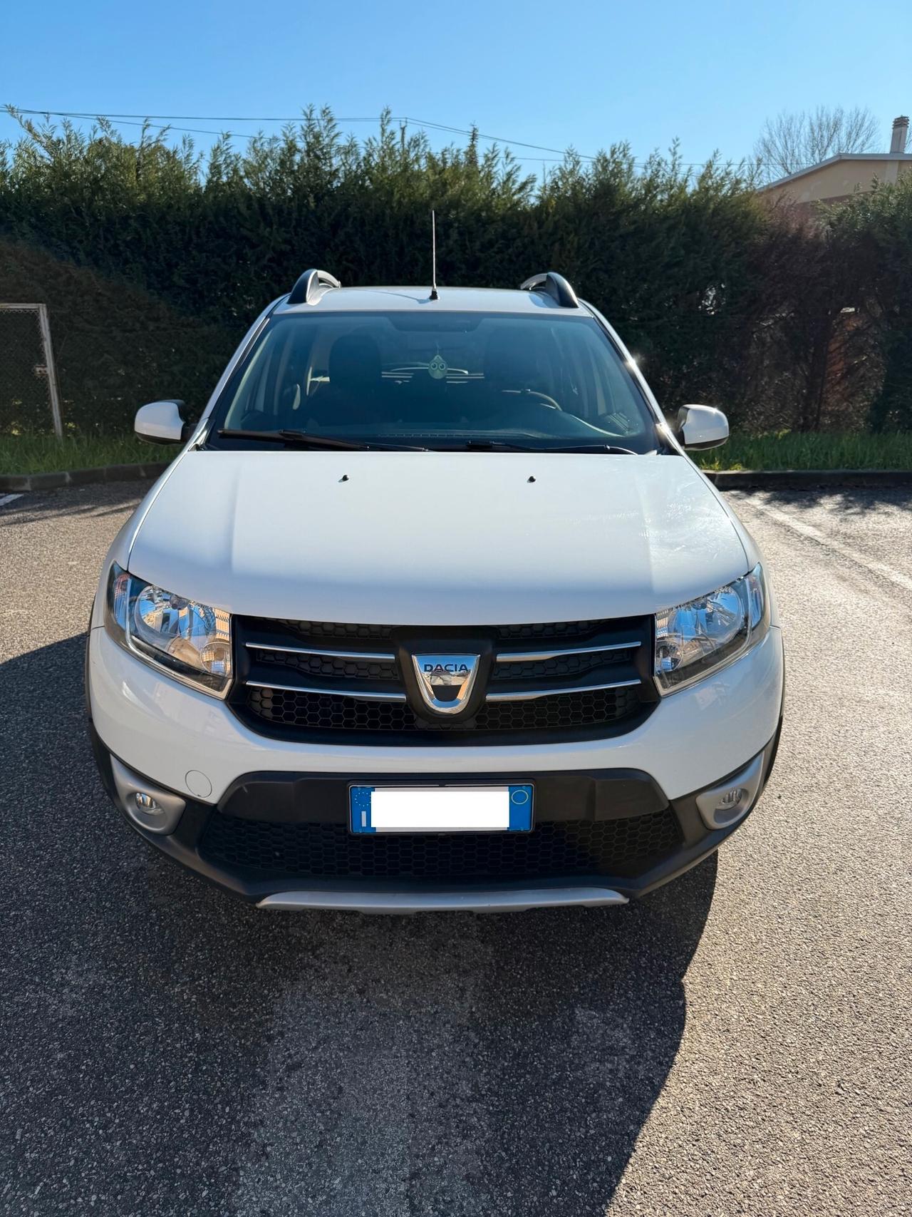 Dacia Sandero Stepway 0.9 GPL - NAV. - NEOP. - 12 MESI DI GAR. -