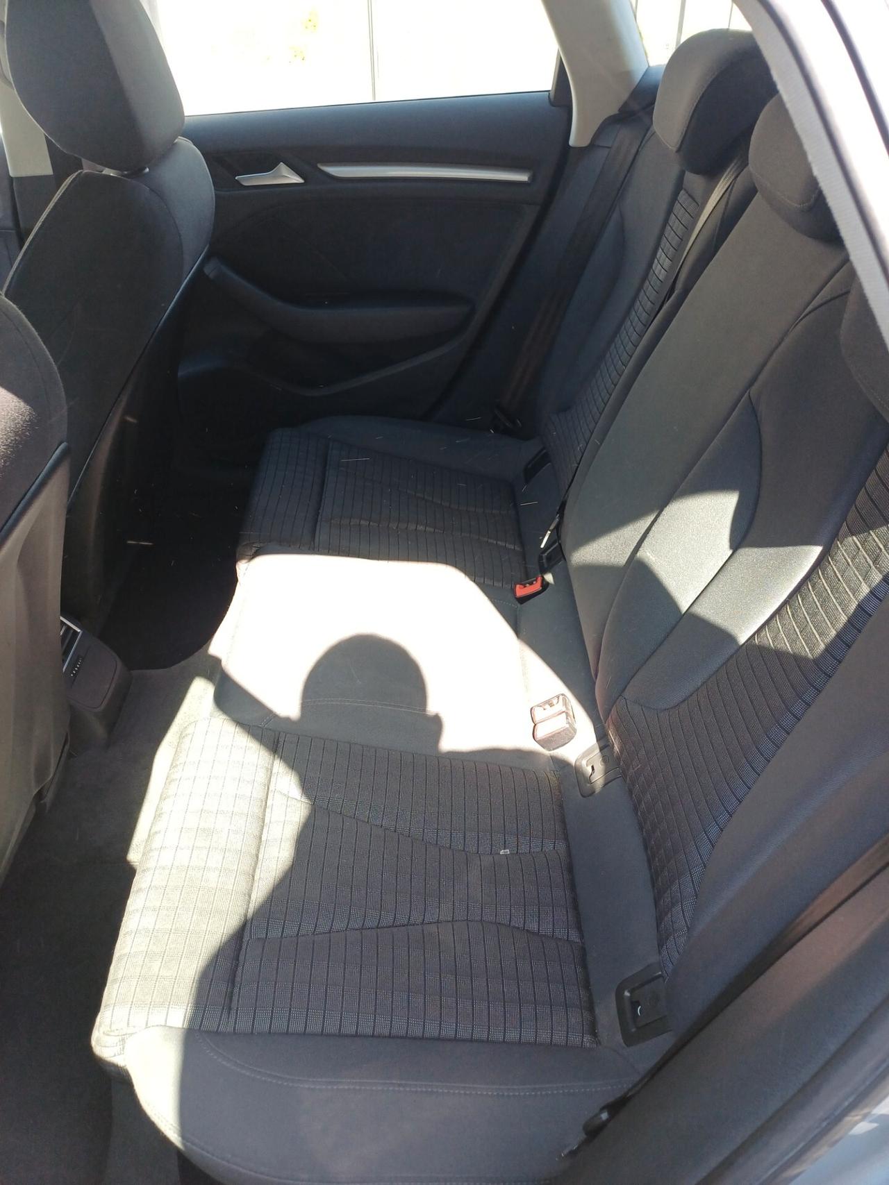 Audi A3 SPB1.6 TDI diesel S tronic Ambition