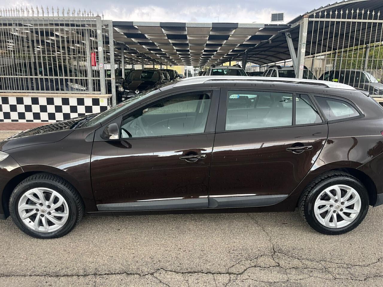 Renault Megane 1.5 dCi 110CV EDC SporTour 2012