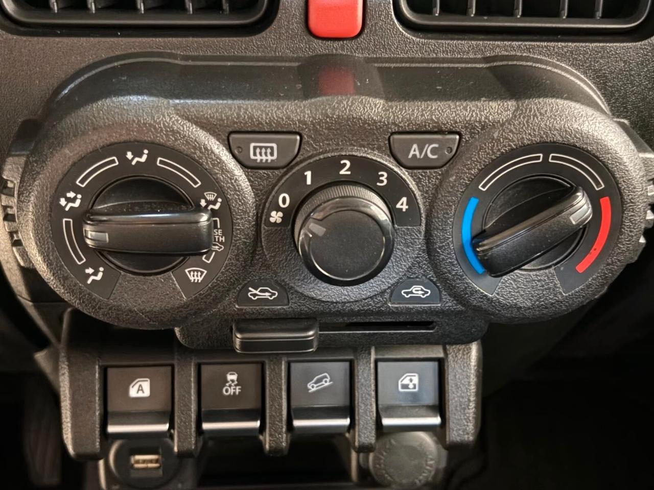 Suzuki Jimny 1.5 5MT PRO (N1)