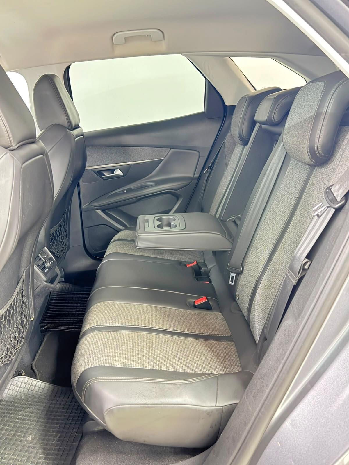 Peugeot 3008 BlueHDi 120 EAT6 S&S Allure