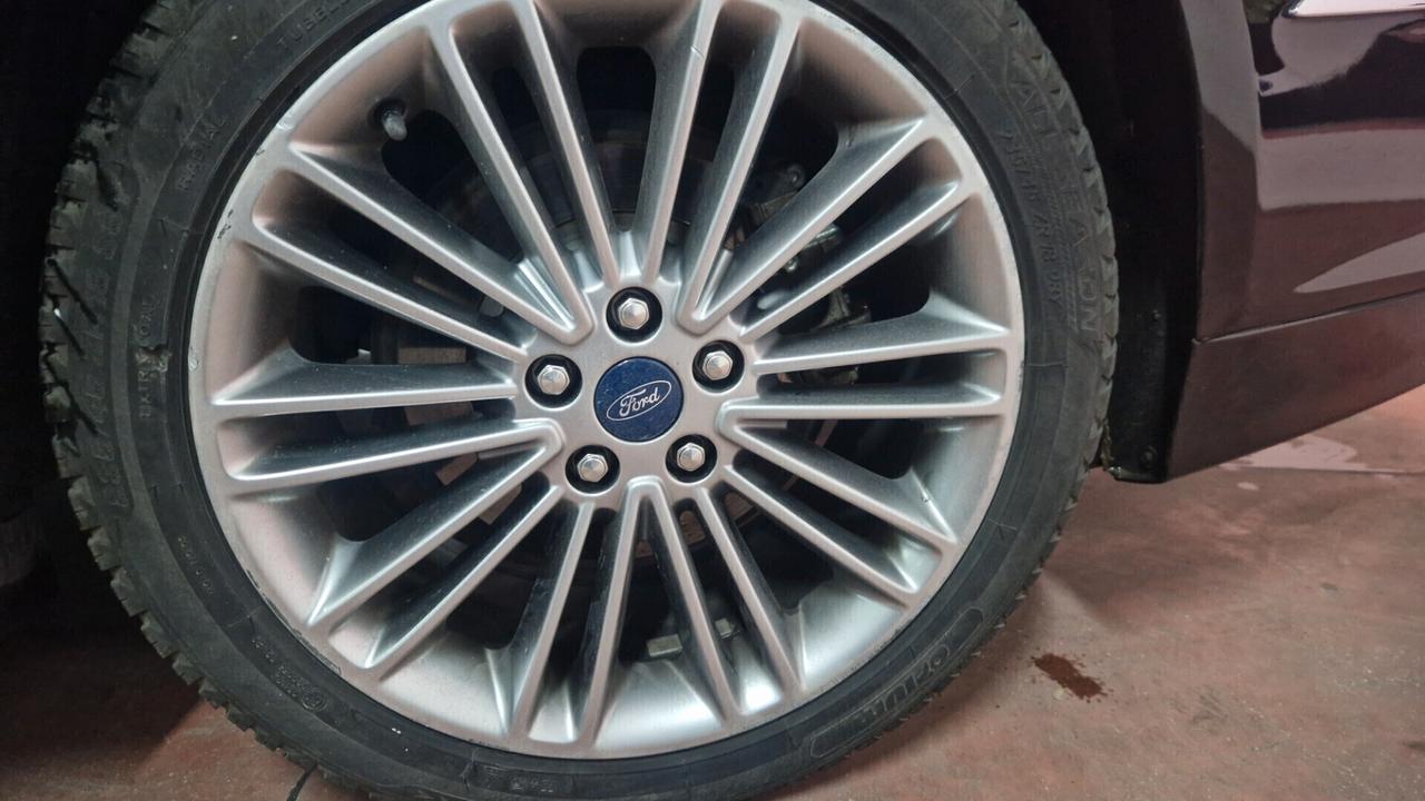 Ford Mondeo Full Hybrid 2.0 187 CV eCVT 4 porte Vignale