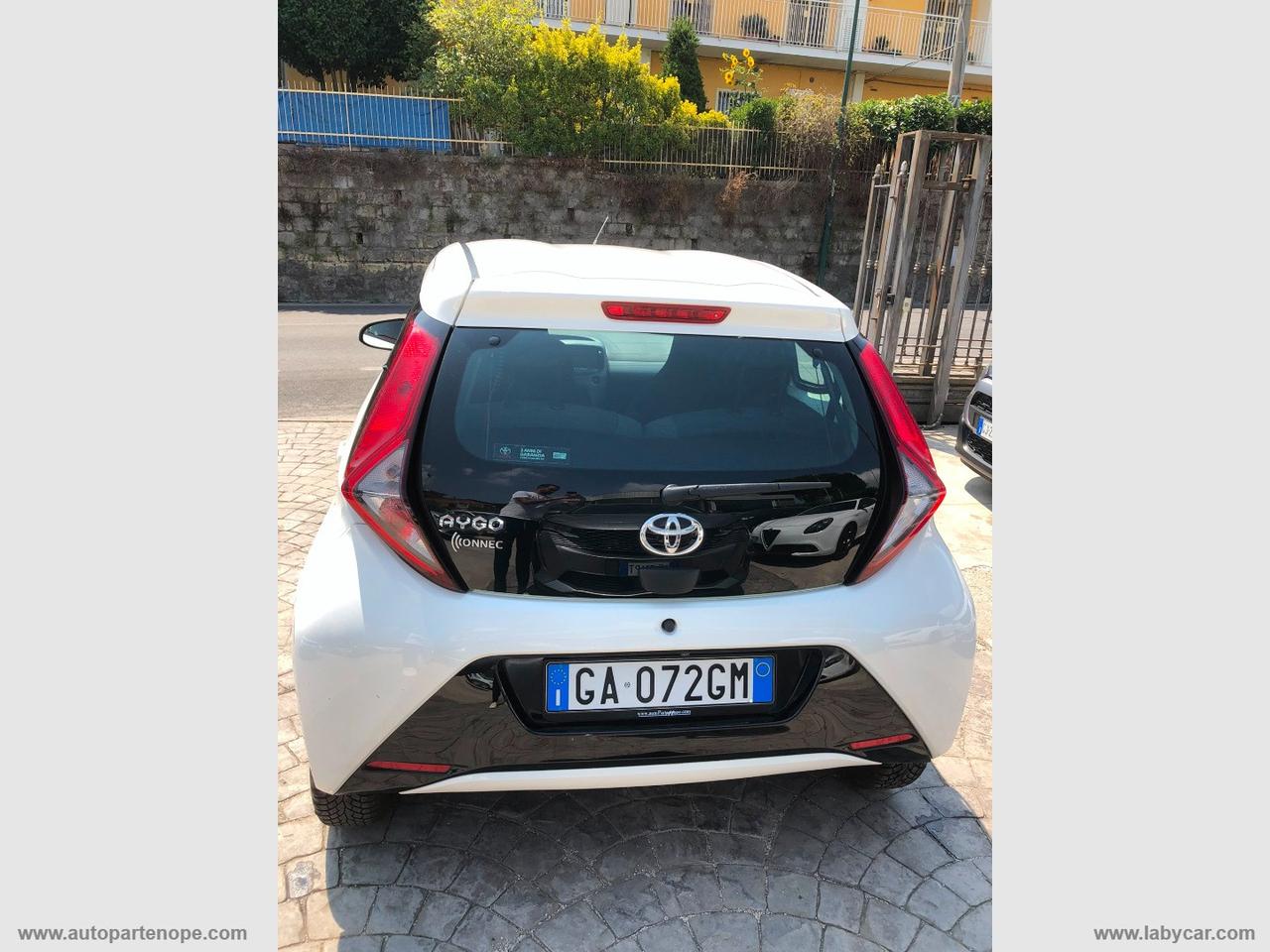 TOYOTA Aygo Connect 1.0 VVT-i 72 CV 5p. x-play