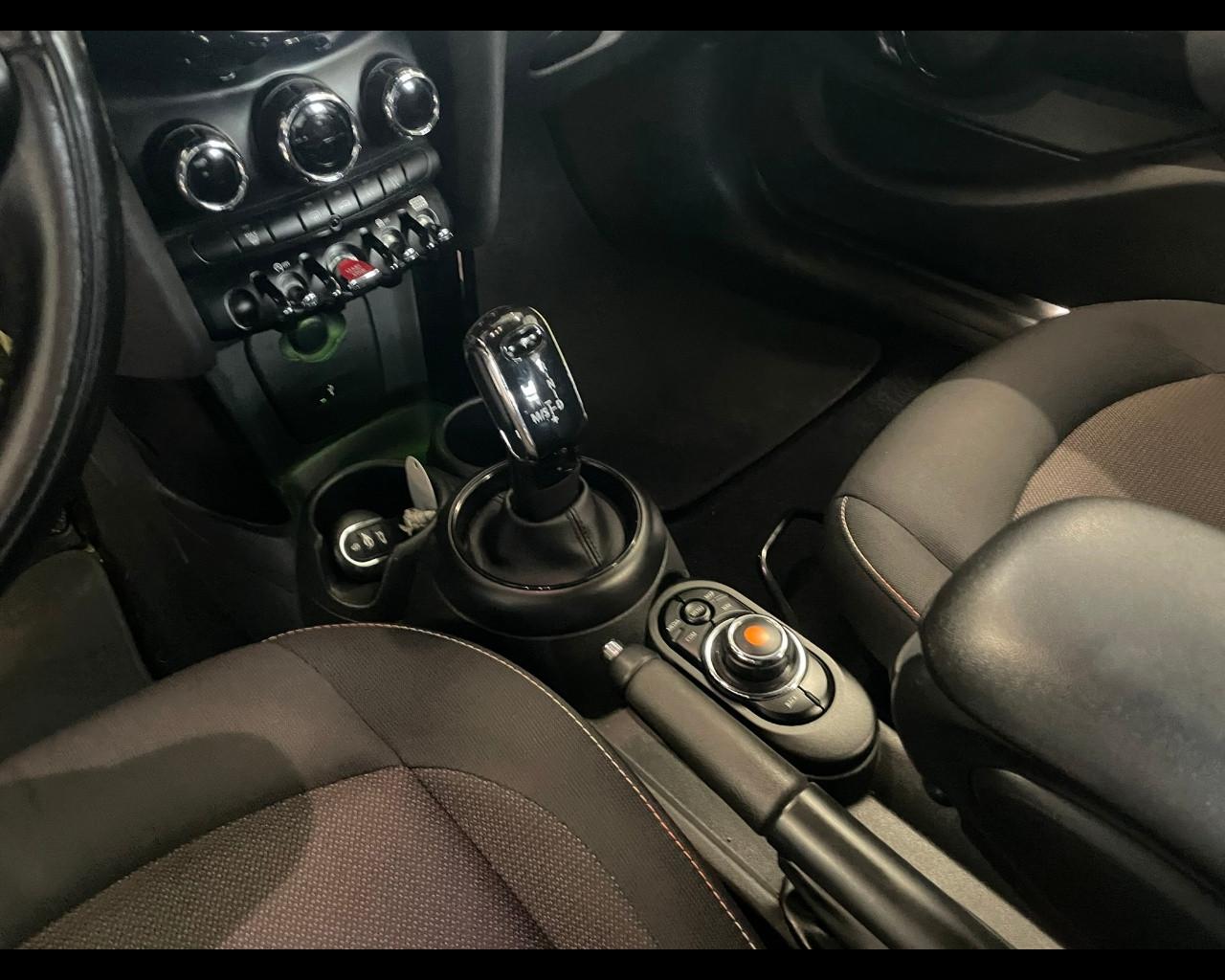 MINI Mini 5 porte (F55) - Mini 1.5 Cooper D Hype 5 porte