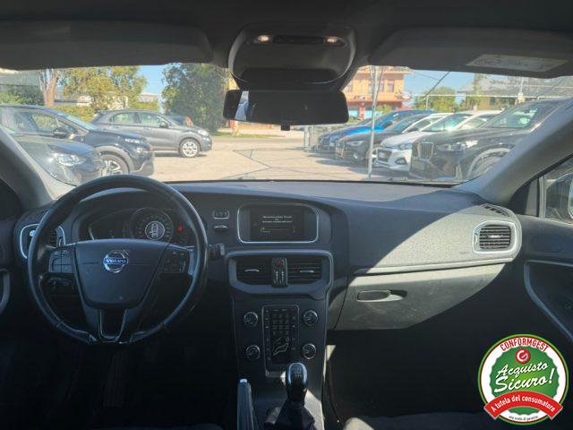 VOLVO V40 D2 Momentum