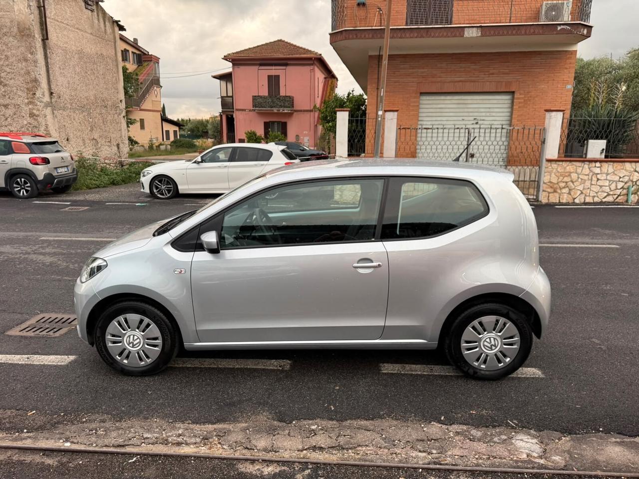 Volkswagen up! 1.0 3p. - 4.800KM - Introvabile - Tutto incluso - Superprezzo