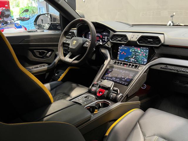 LAMBORGHINI Urus 4.0 Performante