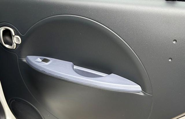 PEUGEOT iOn Active