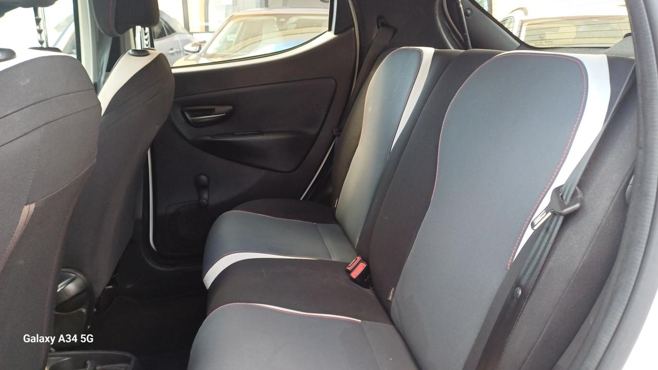 Lancia Ypsilon 85 CV 5 porte Metano Ecochic Gold