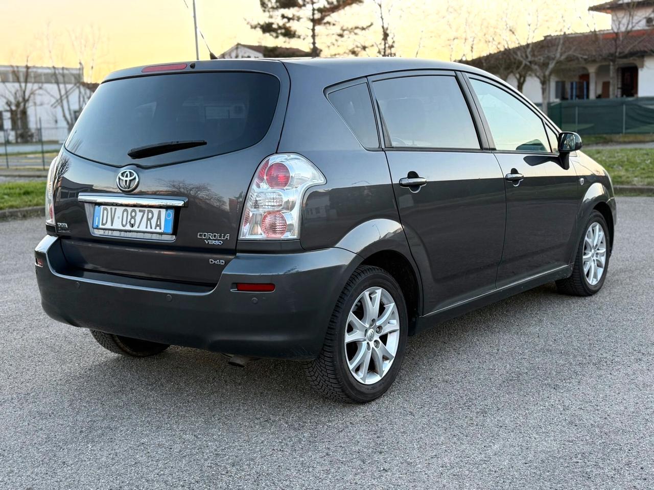 Toyota Corolla Verso 2.2 16V D-4D 7 POSTI