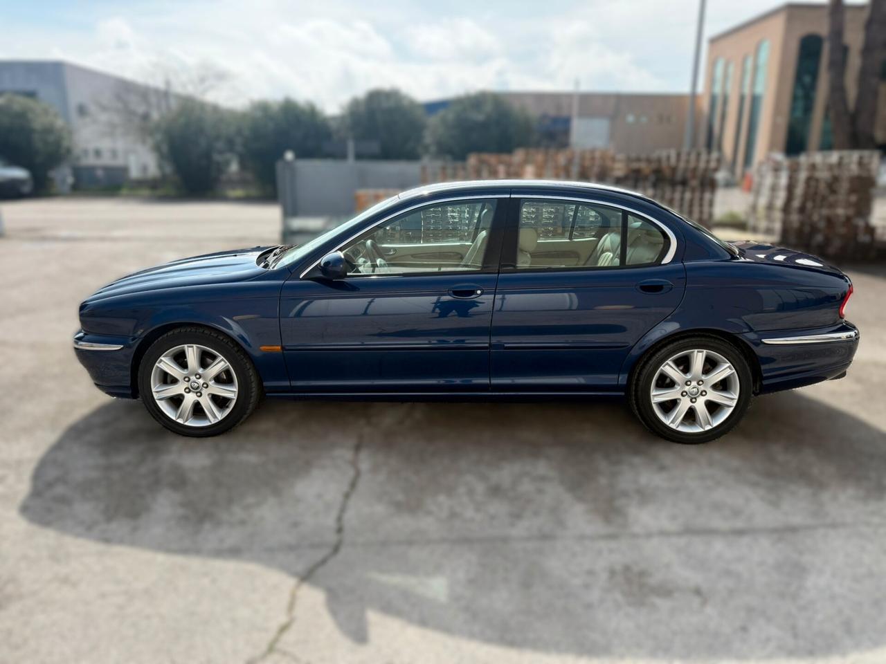 JAGUAR X-TYPE 3.0 V6 ASI 12 MESI DI GARANZIA