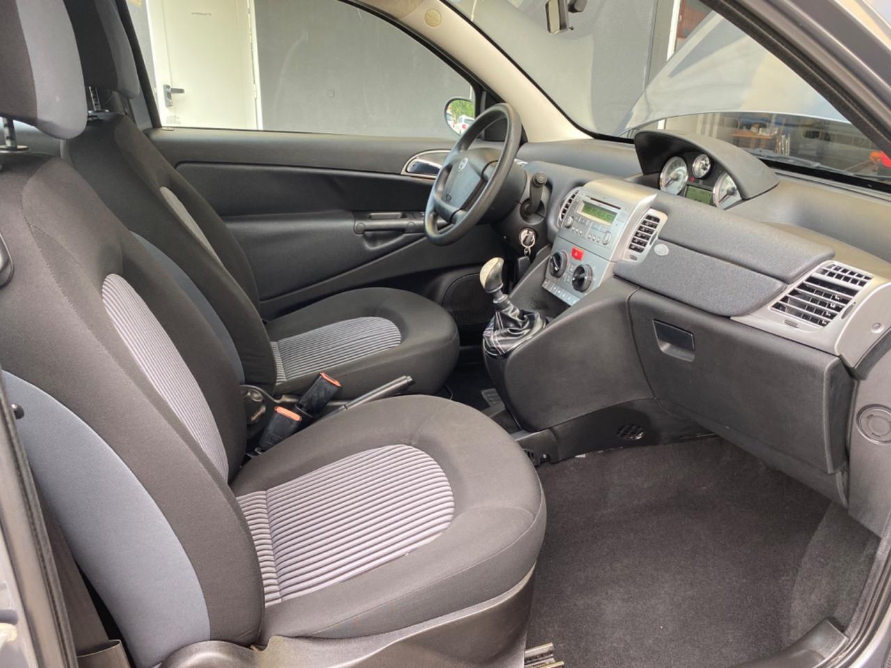 Lancia Ypsilon 1.2 Oro x neo patentati