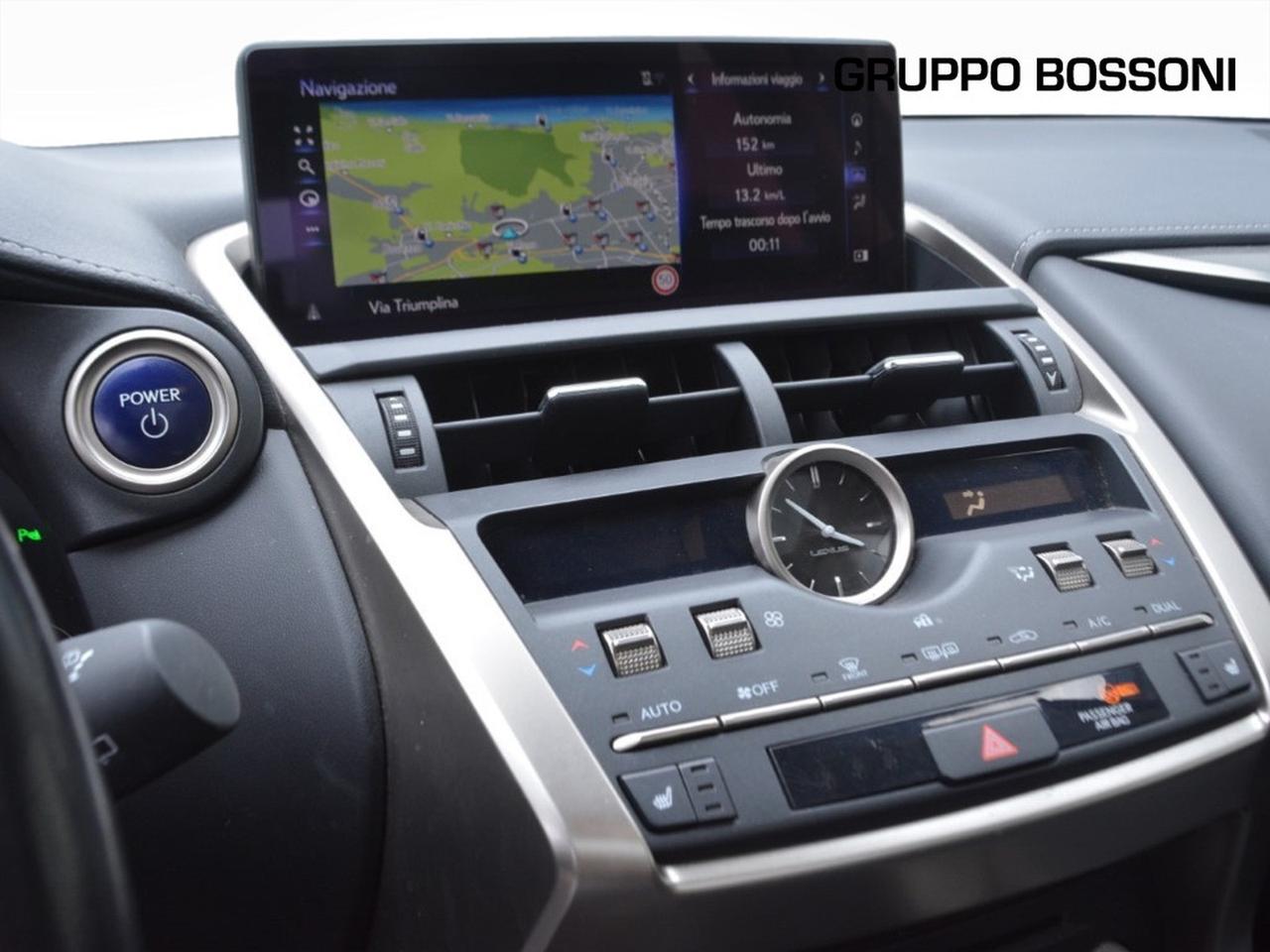 Lexus NX 300 2.5 hybrid luxury 4wd cvt