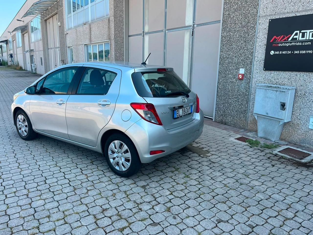 Toyota Yaris 1.0 5 porte Lounge *NEOPATENTATI*