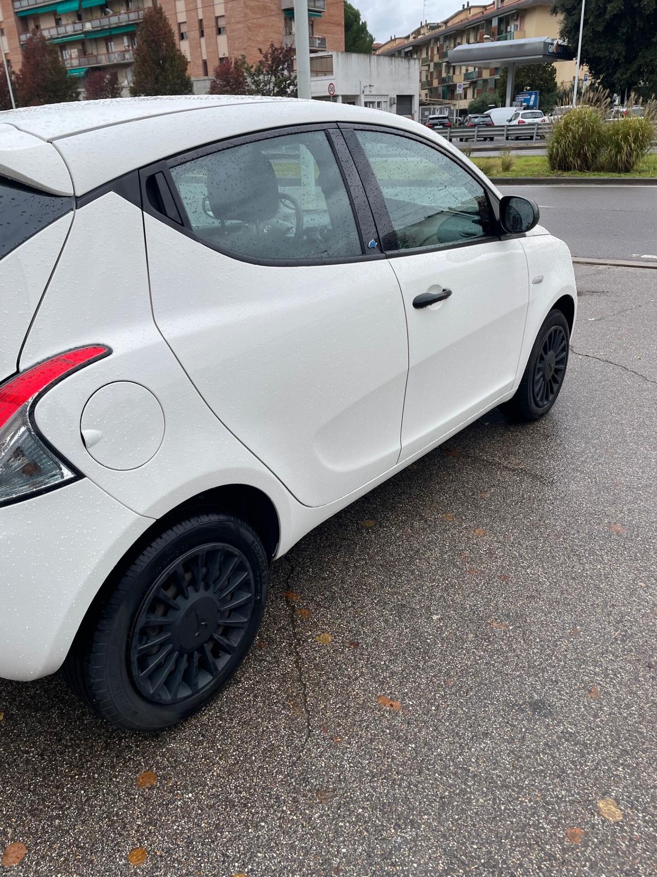 Lancia Ypsilon 1.2 69 CV 5 porte GPL Ecochic Elefantino Blu