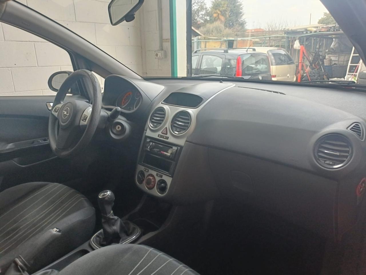 Opel Corsa 5p 1.2 BZ/GPL Cosmo, adatta anche a neop.