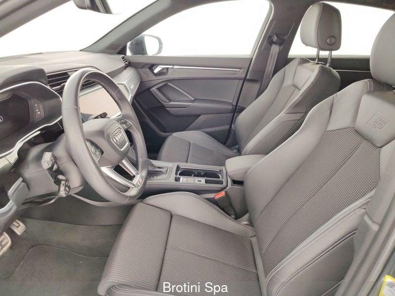 Audi Q3 Q3 45 TFSI e S tronic Identity Black