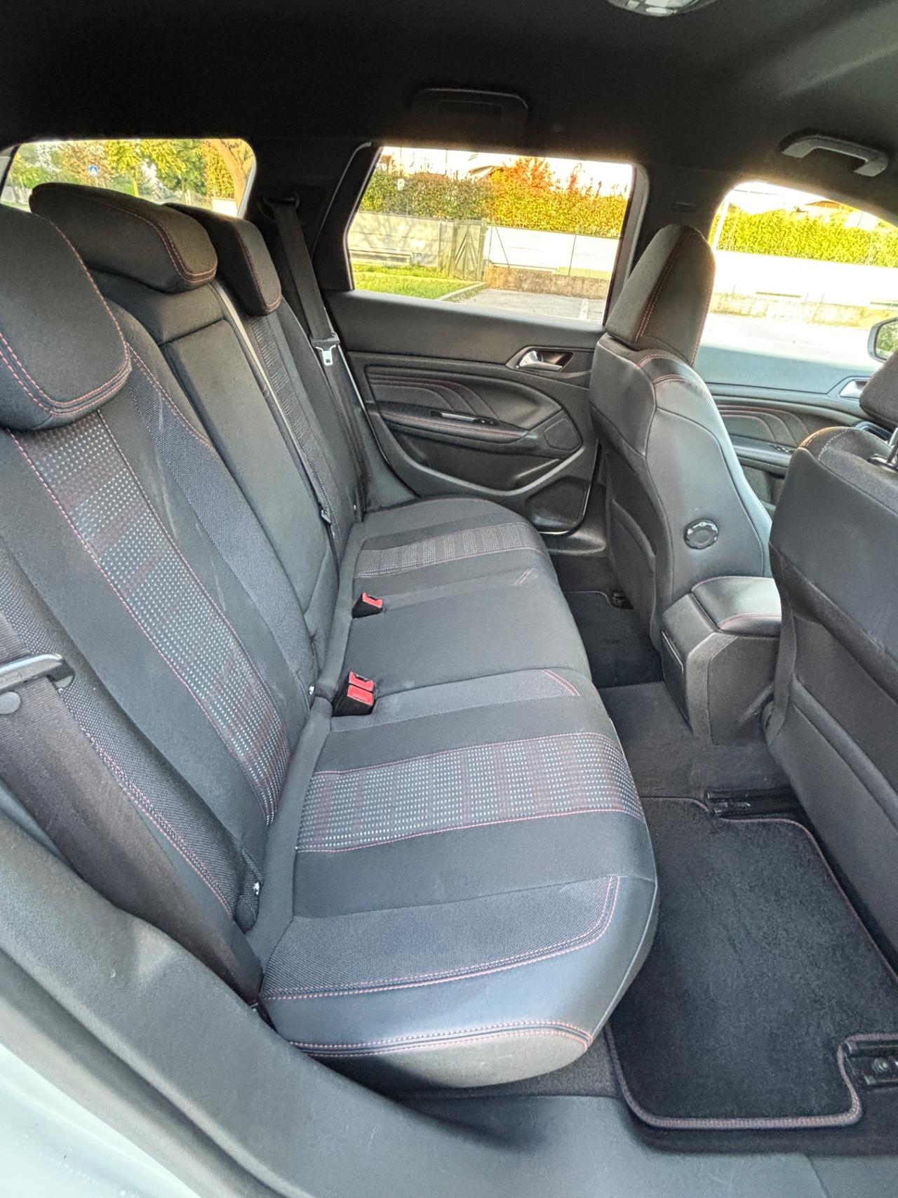 Peugeot 308 BlueHDi 120 S&S EAT6 SW GT Line