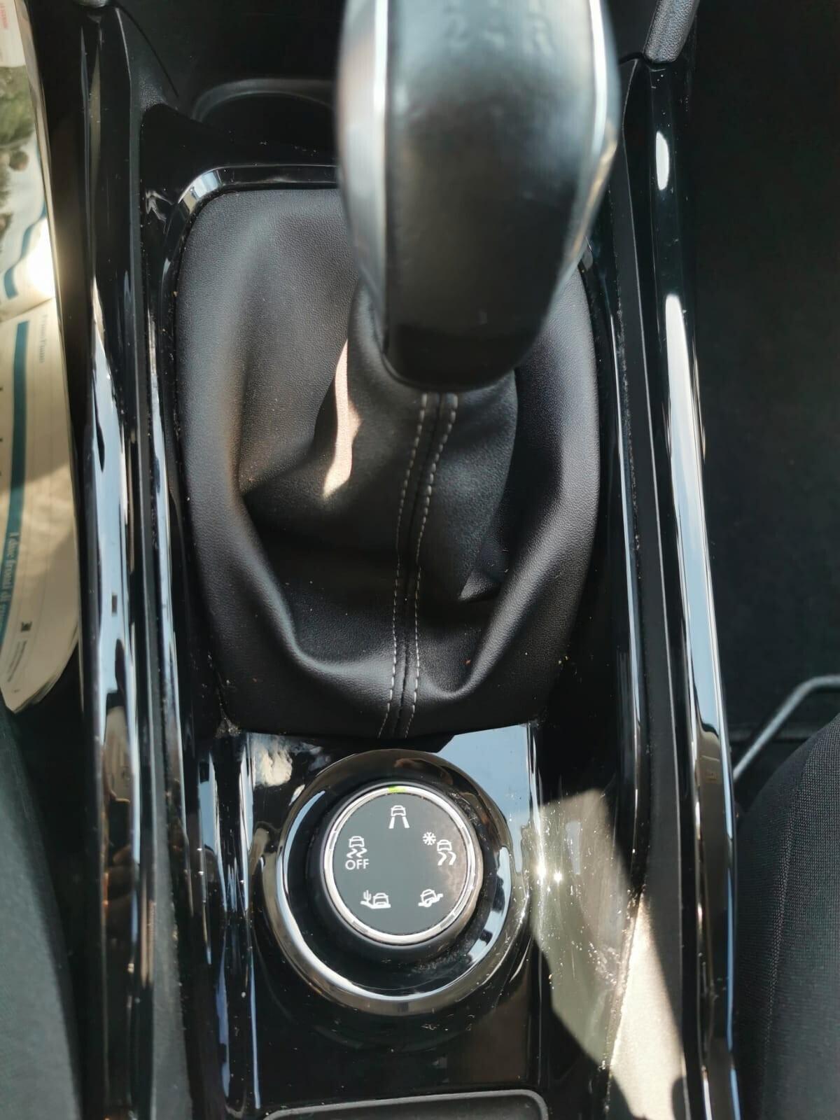 Peugeot 2008 BlueHDi 100 Allure 2017 NAV/RETROC.