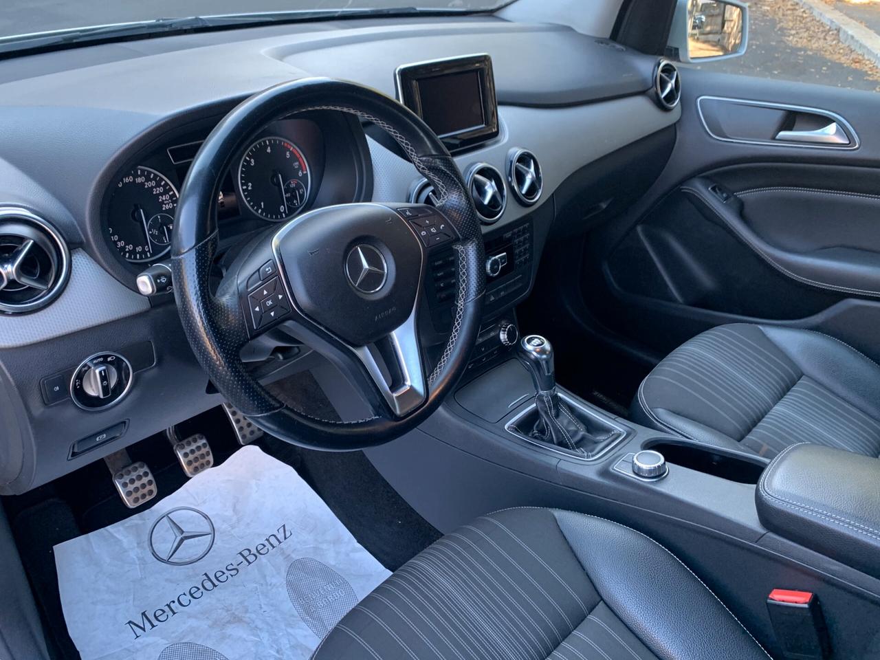 Mercedes-benz B 200 CDI Premium 2014 KM121000