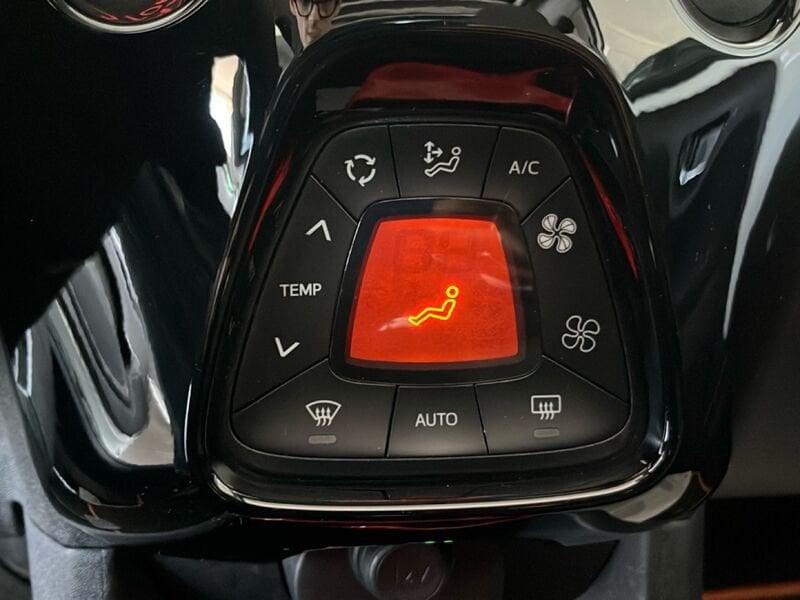 Toyota Aygo 004282 1.0 VVT-i 72 CV 5 porte x-wave orange