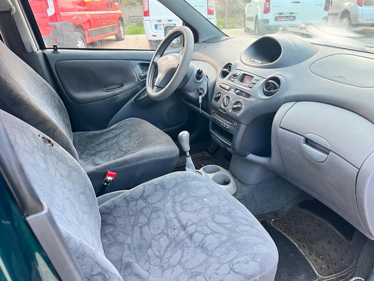 Toyota Yaris 1.0i 16V cat 5 porte