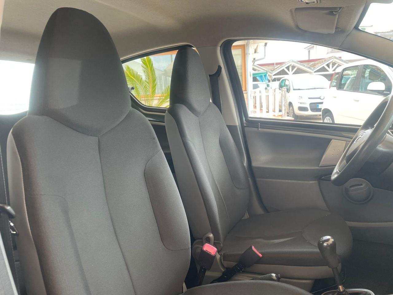 Toyota Aygo 1.0 12V VVT-i 5 porte Sol