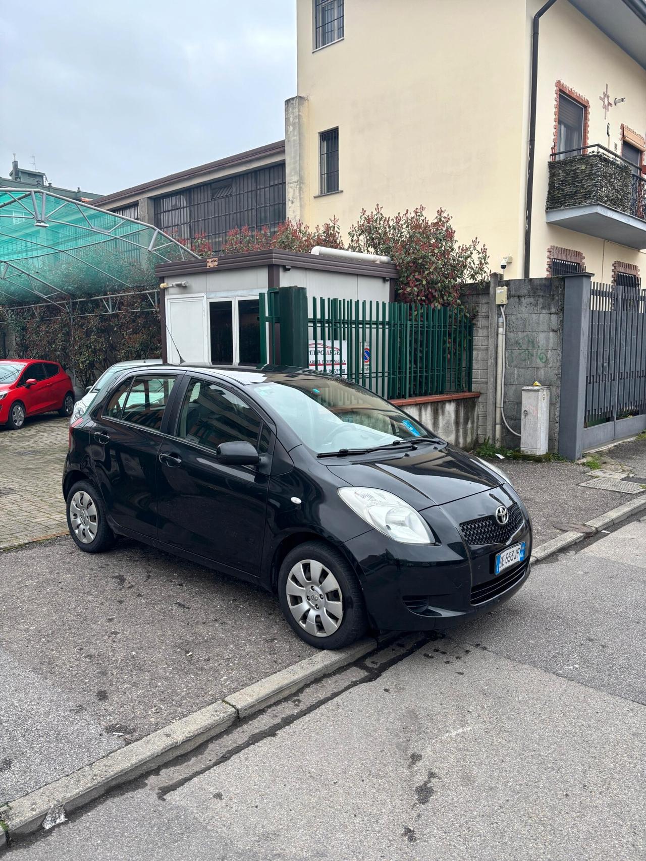 Toyota Yaris 1.0 5 porte Sol