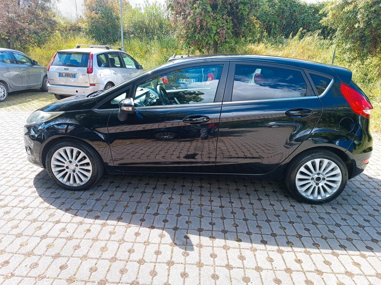 Ford Fiesta 1.4 5 porte GPL