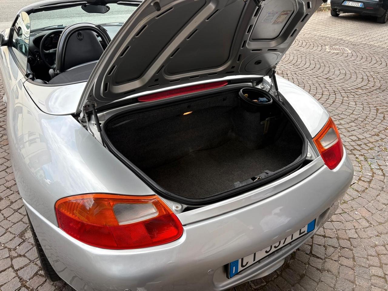 Porsche Boxster 2.5i 24V cat
