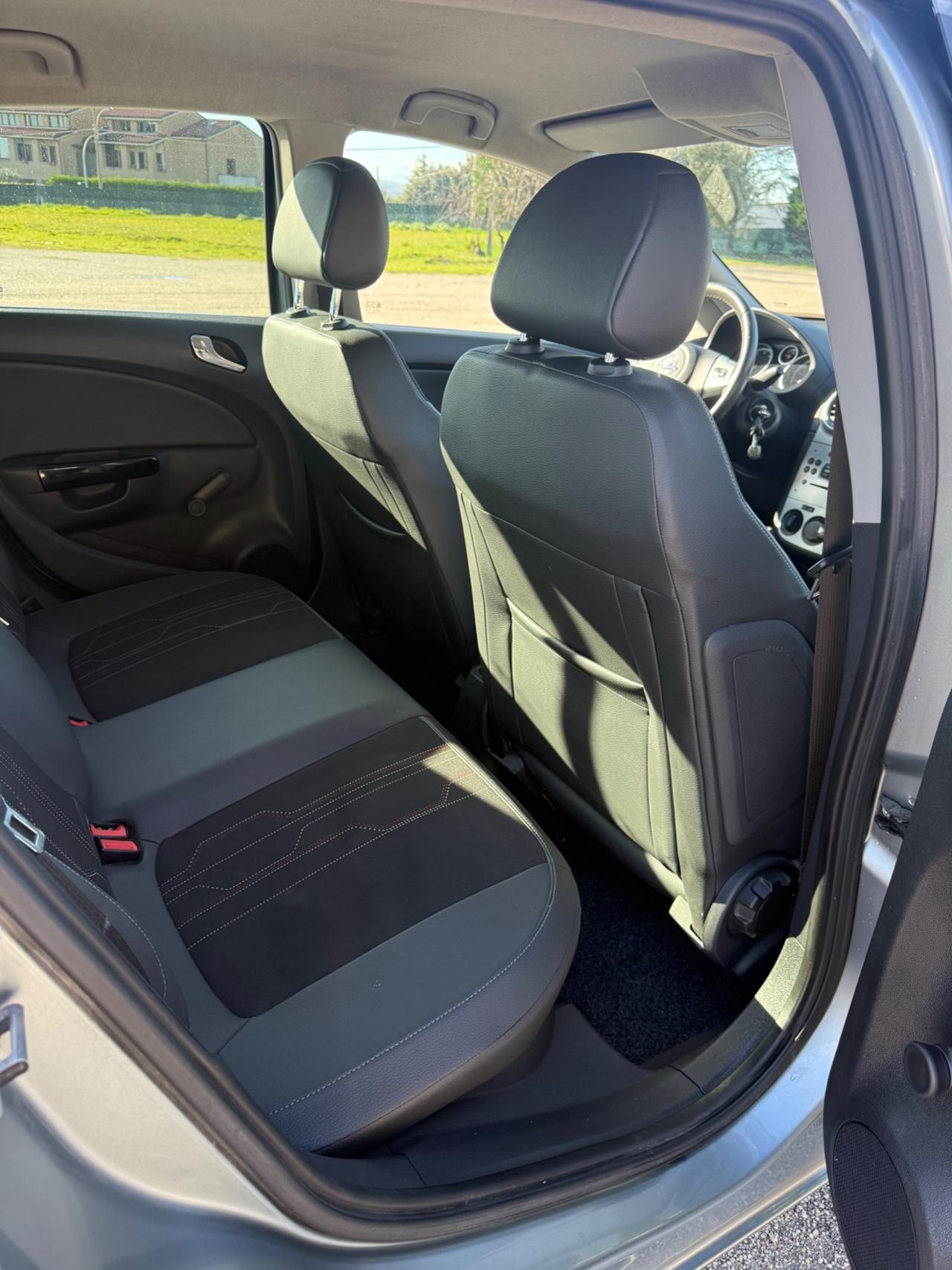 Opel Corsa 1.2 Benzina/Metano Neopatentati UNIPROPRI