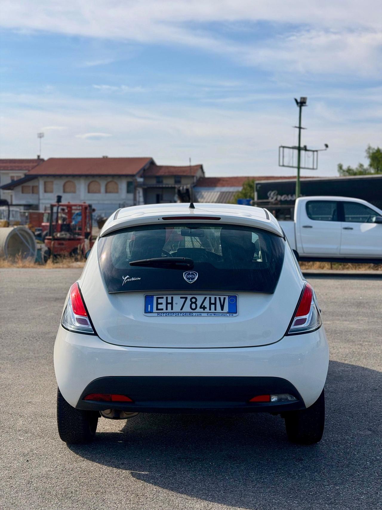 Lancia Ypsilon 1.2 69 CV 5 porte S&S Platinum